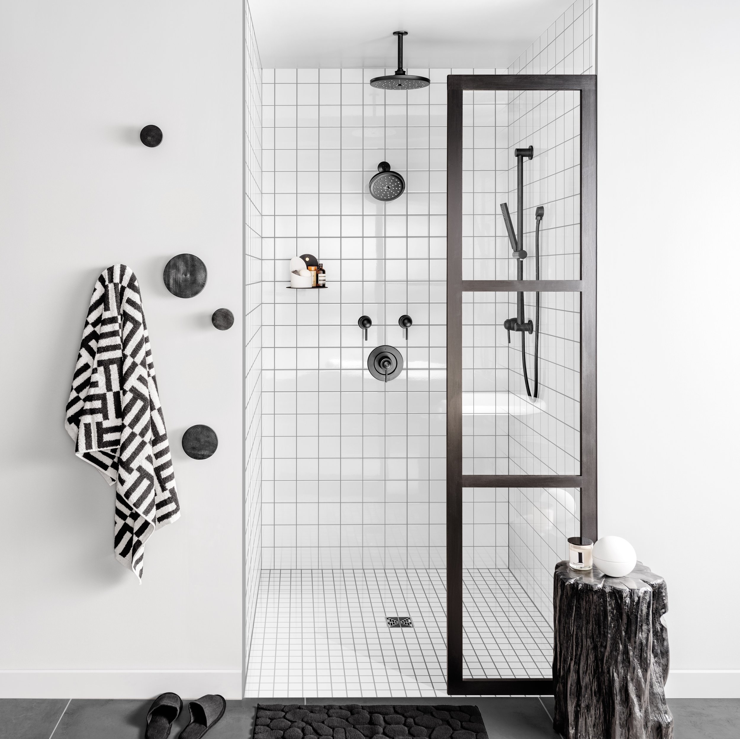 Black and white geometric bathroom